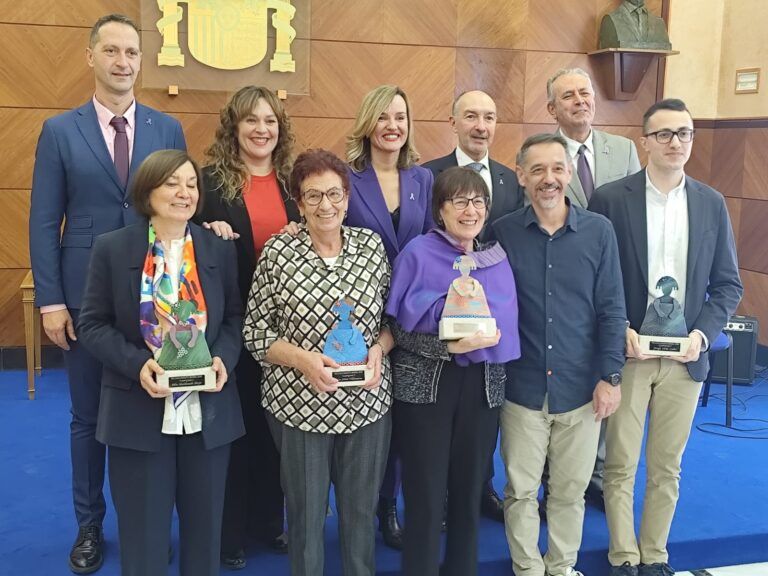 Pilar Añón, premio Menina 2025 otorgado por la delegación de gobierno.