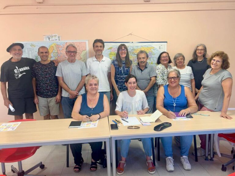 Comienzan las clases de español para personas migrantes.